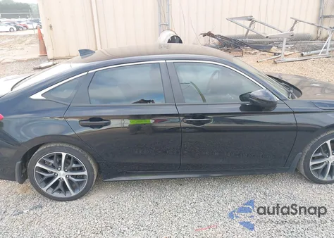 2023 Honda Civic Touring z USA, uszkodzony, nr VIN 2HGFE1F91PH320653